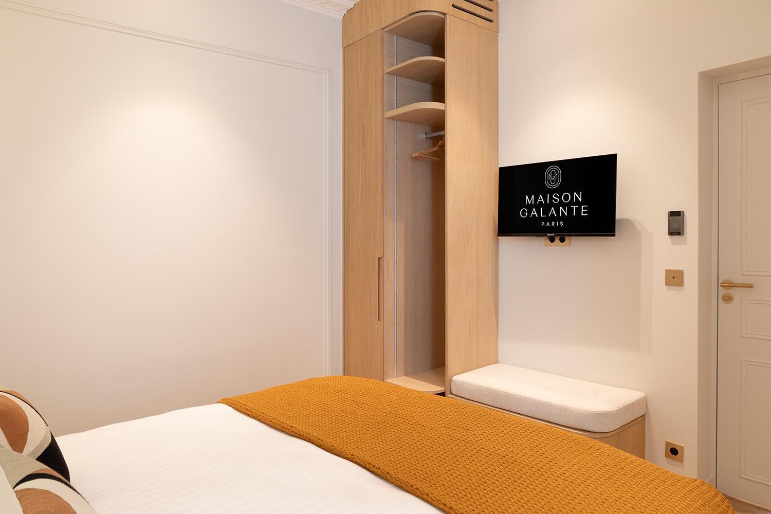 Maison Galante's With Services In La Madeleine - Opera Appartement *