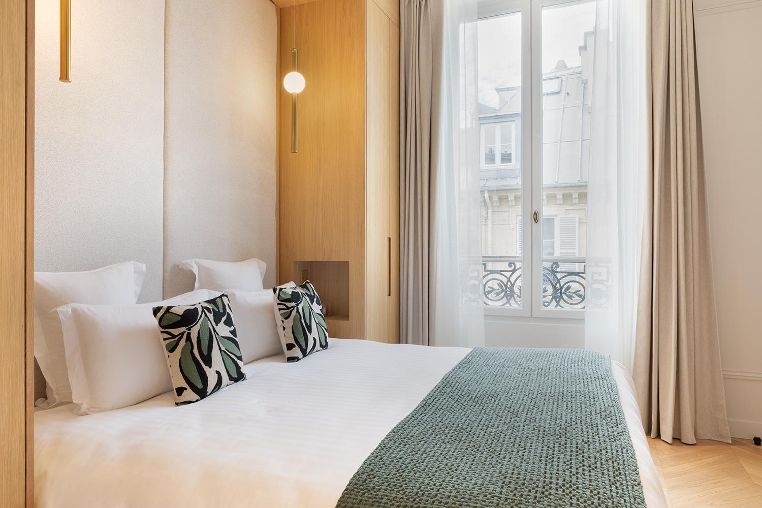 Maison Galante's With Services In La Madeleine - Opera *