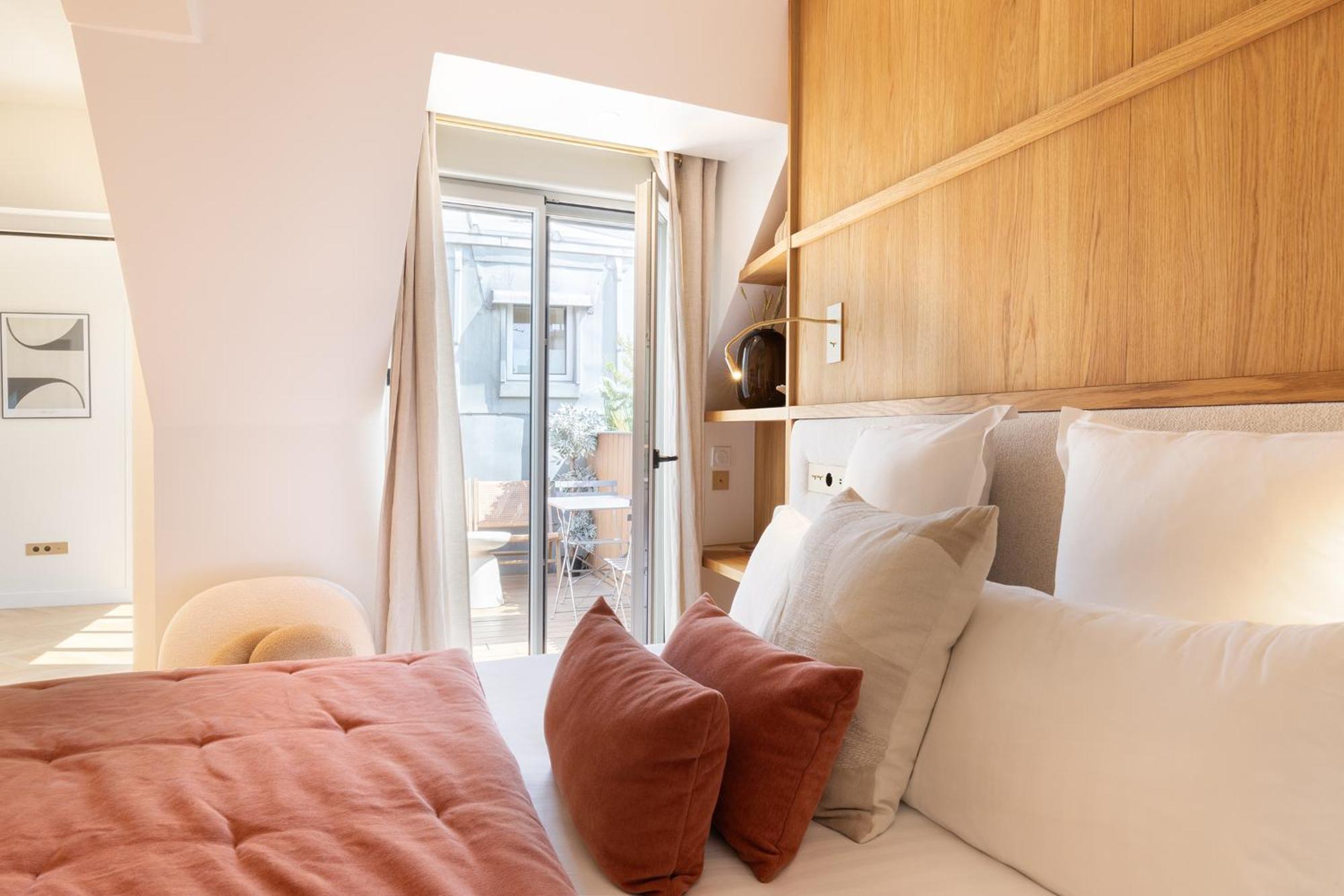 Maison Galante's With Services In La Madeleine - Opera Appartement *