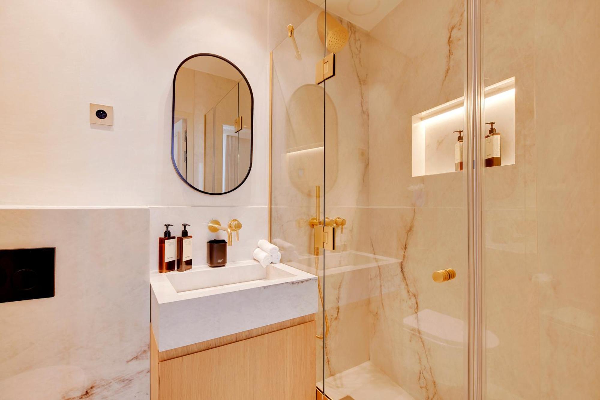Apartment Maison Galante's With Services In La Madeleine - Opera