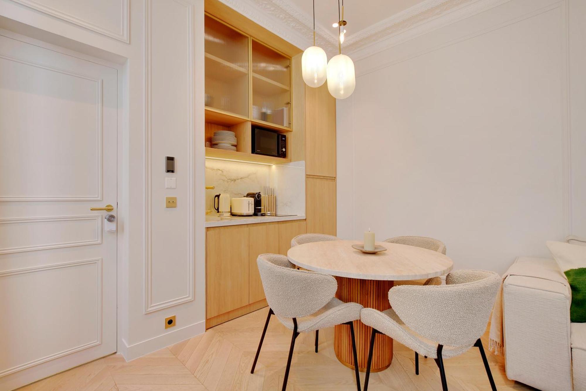 Apartment Maison Galante's With Services In La Madeleine - Opera *